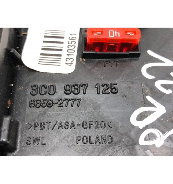 Блок предохранителей бу для Volkswagen Passat B7 2.0 TDi,  2011 г.