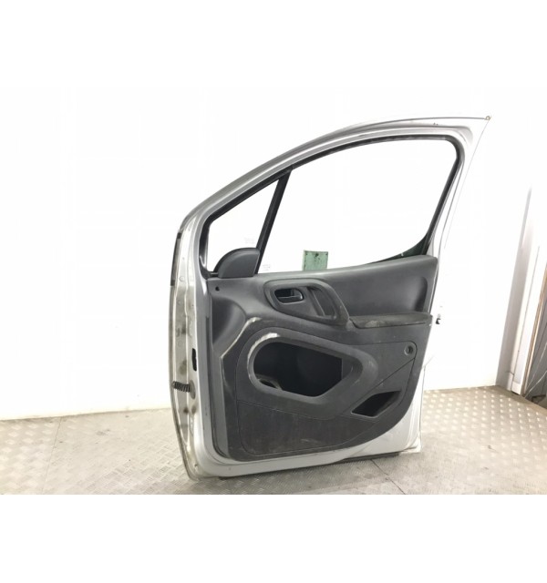 Дверь передняя правая бу для Citroen Berlingo 2 1.6 i,  2010 г.