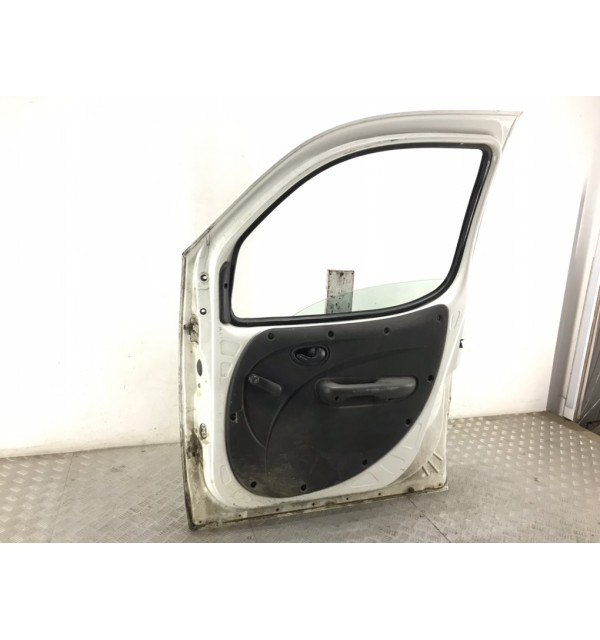Дверь передняя правая бу для Fiat Doblo  1.3 JTD,  2008 г.