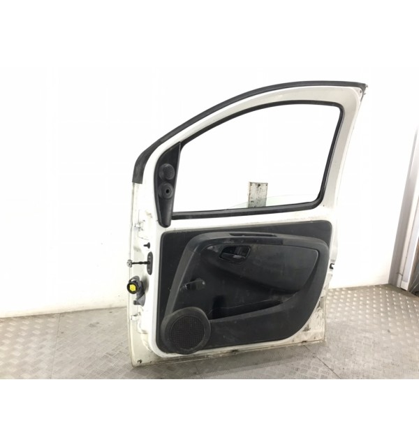 Дверь передняя правая бу для Fiat Fiorino  1.3 JTD,  2011 г.