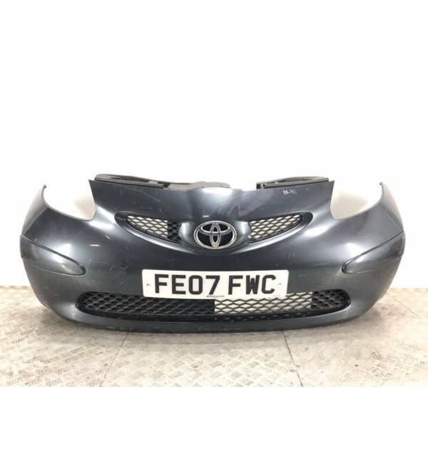 Бампер передний бу для Toyota Aygo  1.0 i,  2007 г.