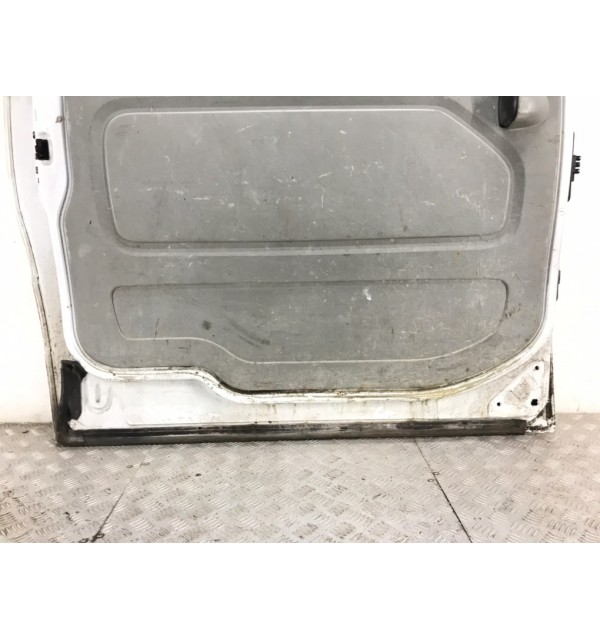 Дверь сдвижная левая бу для Opel Vivaro  2.0 CDTi,  2007 г.