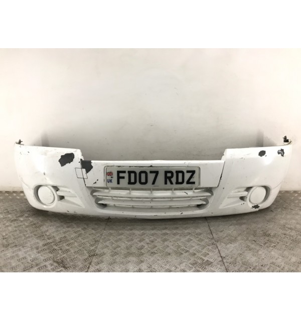 Бампер передний бу для Opel Vivaro  2.0 CDTi,  2007 г.