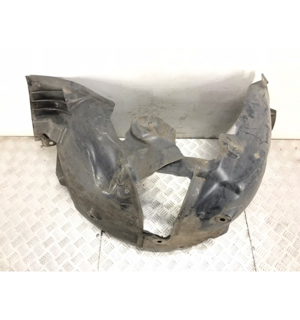 Защита арок передняя правая (подкрылок) бу для Renault Megane  2.0 DCI,  2010 г.