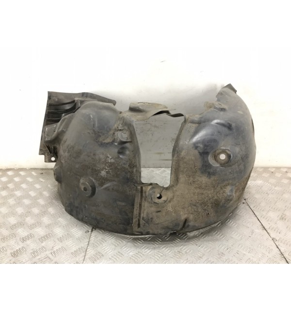 Защита арок передняя правая (подкрылок) бу для Renault Megane  2.0 DCI,  2010 г.