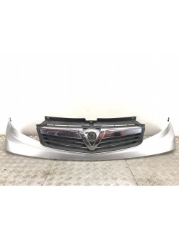 Решетка радиатора бу для Opel Vivaro  2.0 CDTi,  2013 г.