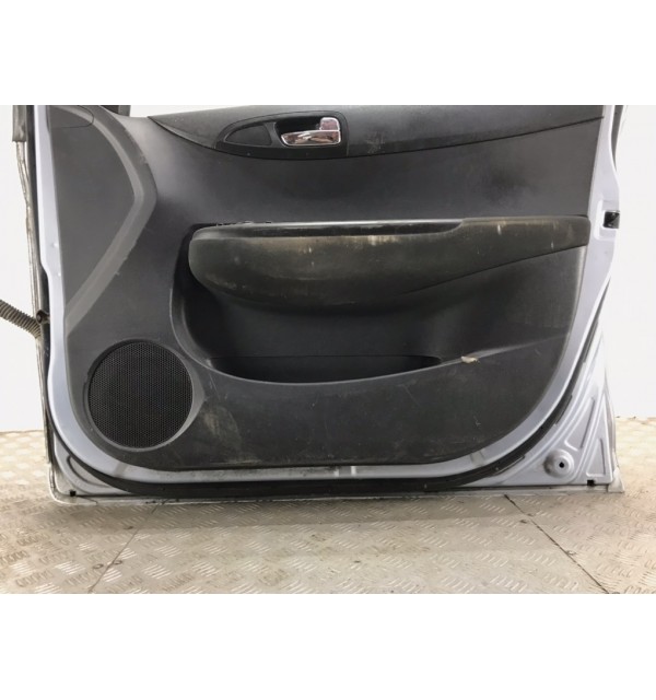Дверь передняя правая бу для Hyundai i20  1.4 CRDi,  2013 г.