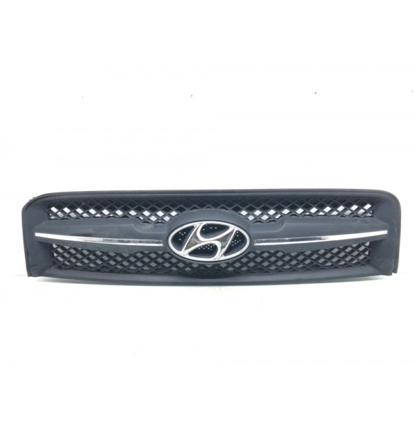 Решетка радиатора бу для Hyundai Tucson  2.0 CRDi,  2006 г.