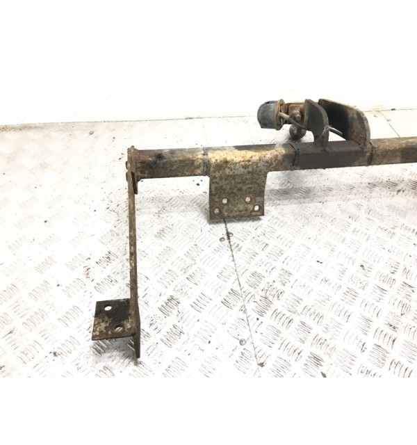 Прицепное устройство (фаркоп) бу для Nissan Vanette  2.3 D,  1998 г.