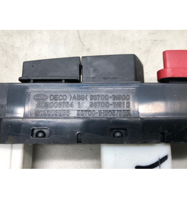 Кнопка аварийной сигнализации бу для Kia Ceed  1.4 i,  2010 г.