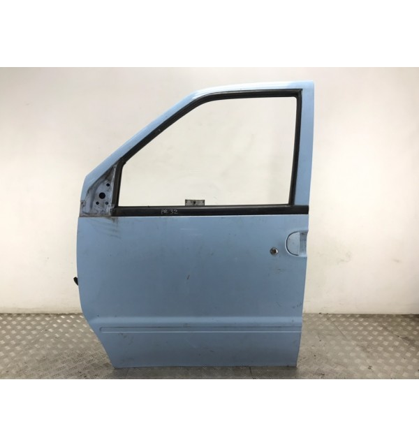 Дверь передняя левая бу для Nissan Vanette  2.3 D,  1998 г.