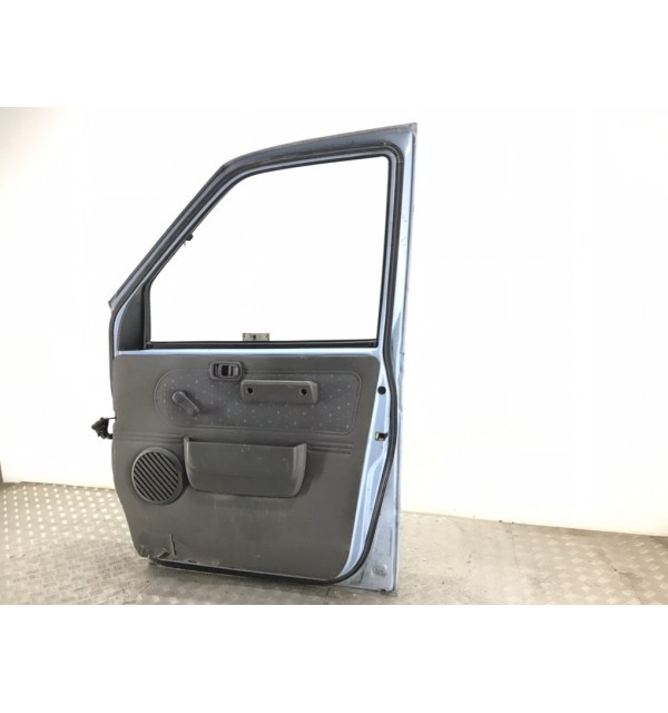 Дверь передняя правая бу для Nissan Vanette  2.3 D,  1998 г.