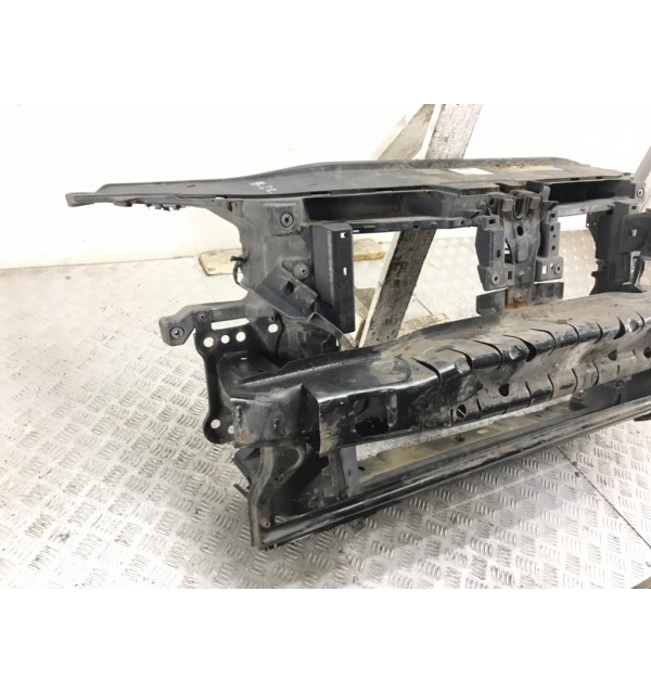 Панель передняя (телевизор) бу для Volkswagen Passat B7 2.0 TDi,  2011 г.