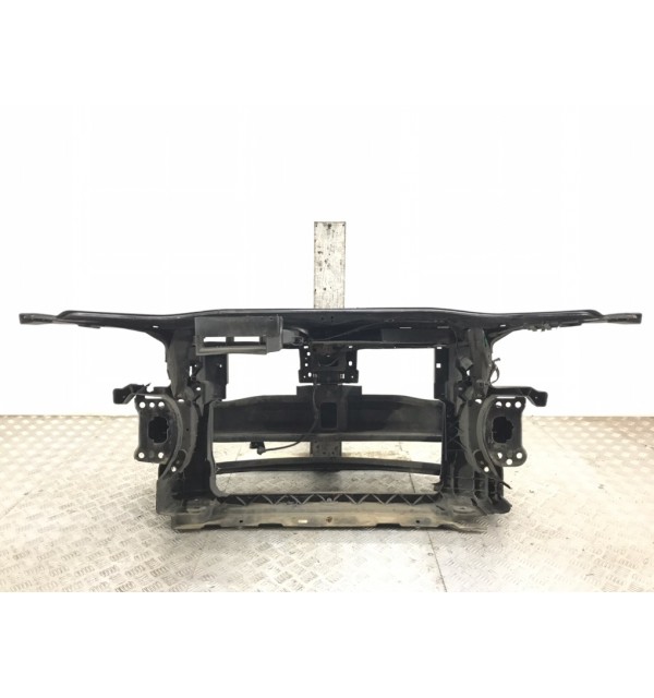 Панель передняя (телевизор) бу для Volkswagen Passat B7 2.0 TDi,  2011 г.