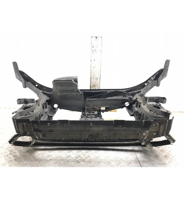 Панель передняя (телевизор) бу для Volkswagen Passat B7 2.0 TDi,  2011 г.