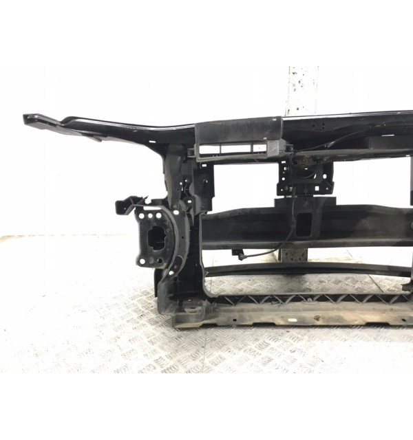 Панель передняя (телевизор) бу для Volkswagen Passat B7 2.0 TDi,  2011 г.