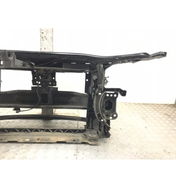 Панель передняя (телевизор) бу для Volkswagen Passat B7 2.0 TDi,  2011 г.