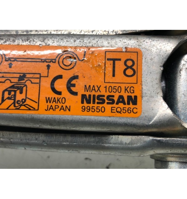 Домкрат бу для Nissan X-Trail T30 2.2 DCi,  2005 г.