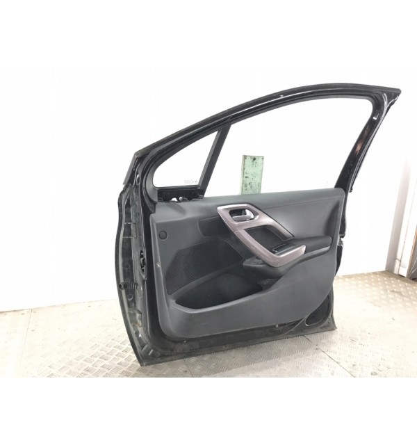 Дверь передняя правая бу для Peugeot 2008  1.4 HDi,  2014 г.