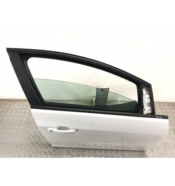 Дверь передняя правая бу для Opel Astra J 1.3 CDTi,  2012 г.