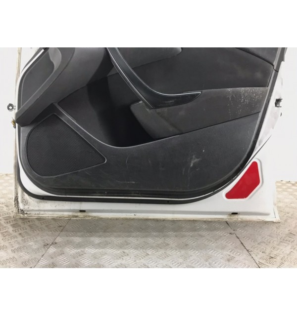 Дверь передняя правая бу для Opel Astra J 1.3 CDTi,  2012 г.