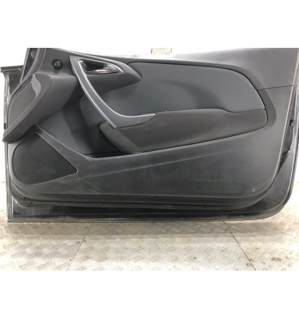 Дверь передняя правая бу для Opel Astra J 1.4 i,  2012 г.