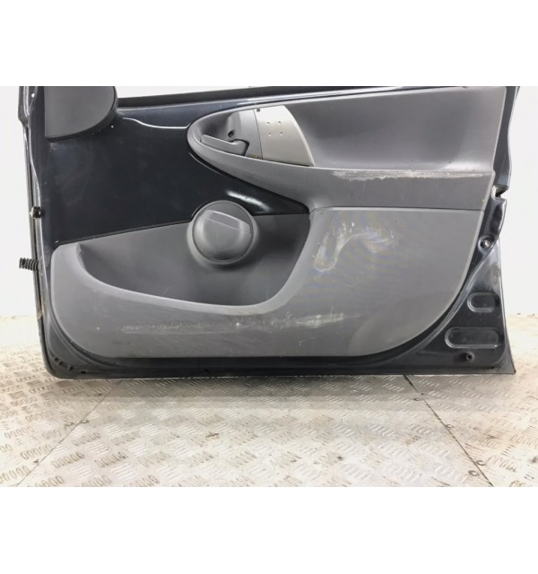 Дверь передняя правая бу для Toyota Aygo  1.0 i,  2007 г.