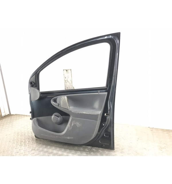 Дверь передняя правая бу для Toyota Aygo  1.0 i,  2007 г.