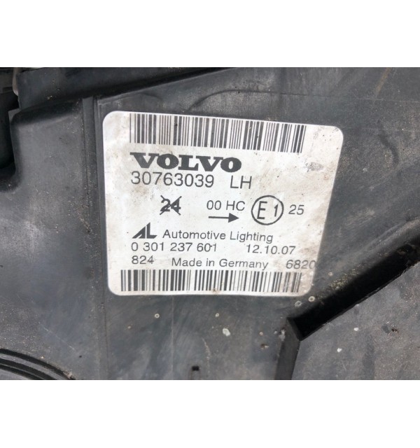 Фара левая бу для Volvo V50  2.0 TD,  2007 г.
