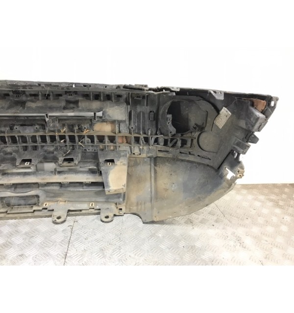 Бампер передний бу для Land Rover Discovery 3 2.7 TD,  2007 г.