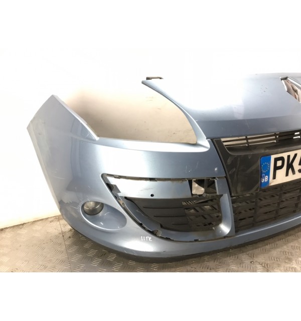 Бампер передний бу для Renault Scenic 3 1.5 DCi,  2009 г.