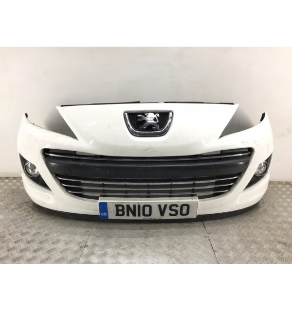 Бампер передний бу для Peugeot 207  1.4 i,  2010 г.
