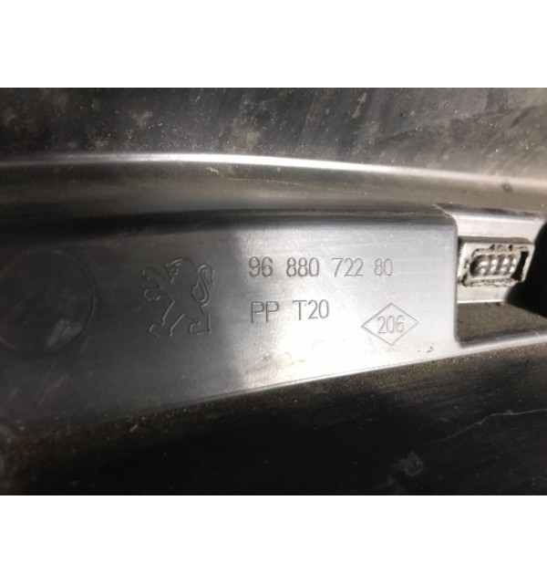 Бампер передний бу для Peugeot 207 SW 1.6 HDi,  2010 г.