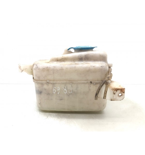 Бачок омывателя бу для Suzuki Grand Vitara  2.0 TD,  2002 г.