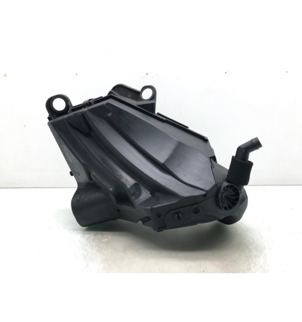 Корпус воздушного фильтра бу для BMW 3 E90/E91/E92/E93 2.0 TD,  2010 г.