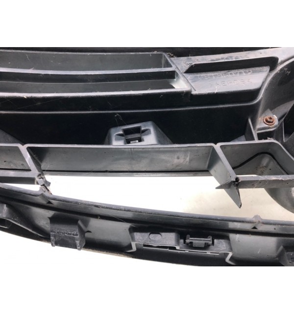 Решетка радиатора бу для Mazda 6   2.2 CDTi,  2010 г.