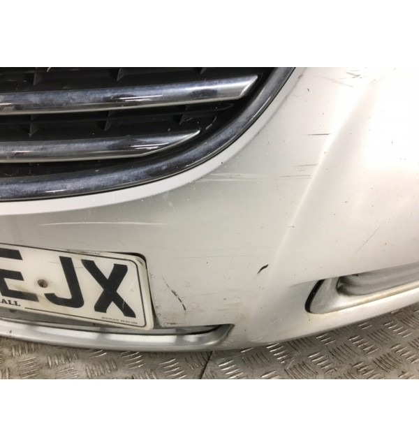 Бампер передний бу для Opel Insignia  2.0 CDTi,  2010 г.