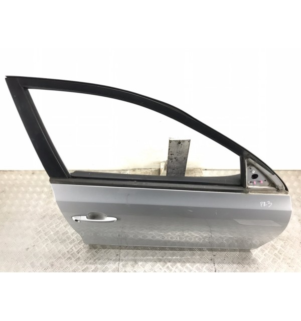 Дверь передняя правая бу для Hyundai i30  1.4 i,  2010 г.