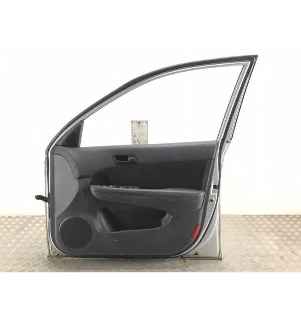 Дверь передняя правая бу для Hyundai i30  1.4 i,  2010 г.