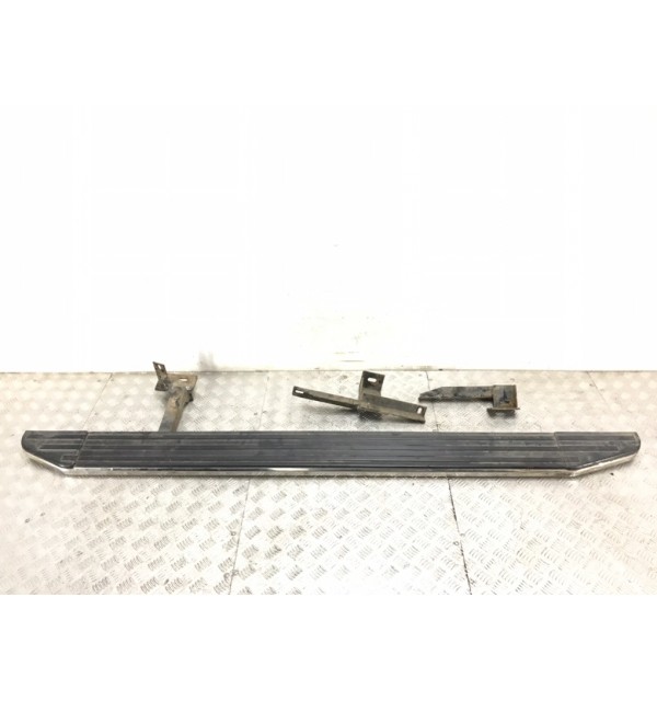Накладка на порог бу для Land Rover Discovery 3 2.7 TD,  2007 г.
