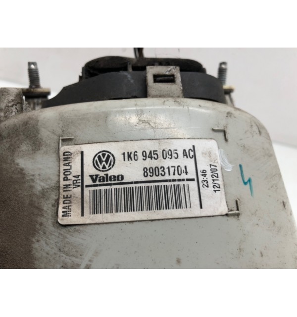 Фонарь задний левый бу для Volkswagen Golf 5 2.0 TDi,  2007 г.