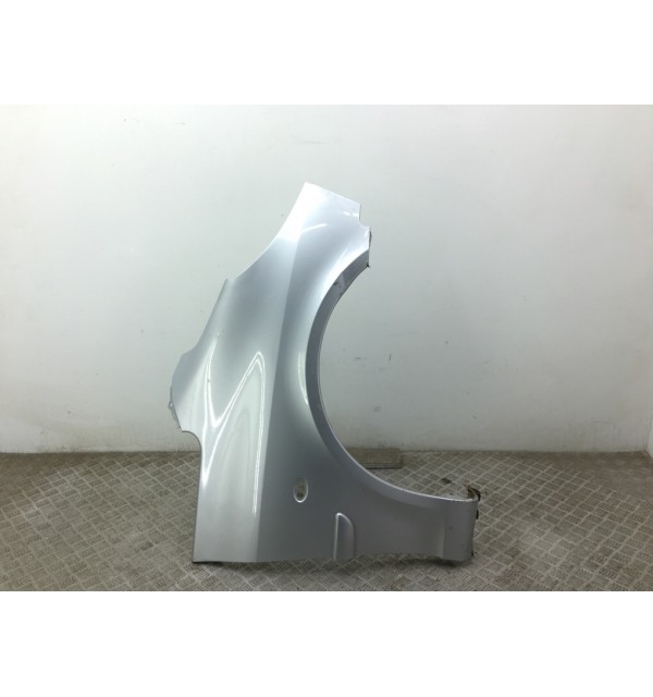 Крыло переднее правое бу для Peugeot 1007  1.6 i,  2006 г.