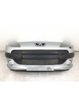 Бампер передний бу для Peugeot 1007  1.6 i,  2006 г.