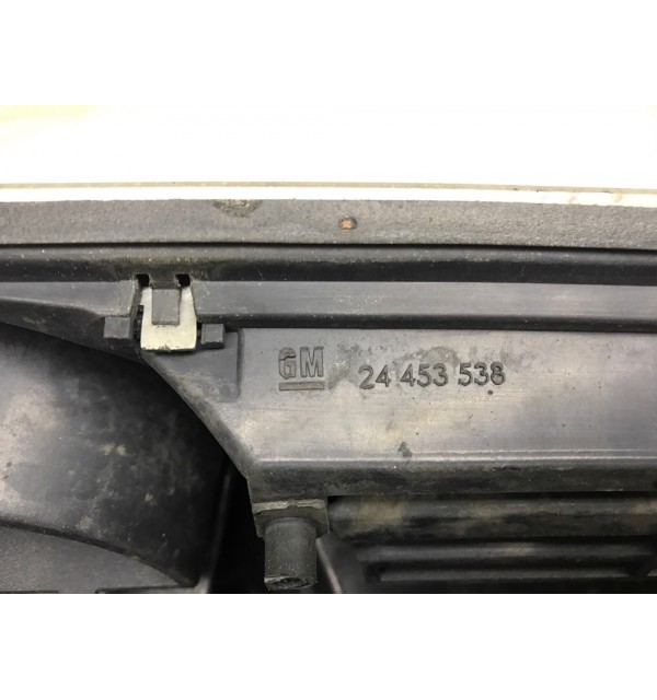 Решетка радиатора бу для Opel Zafira A 1.8 i,  2003 г.