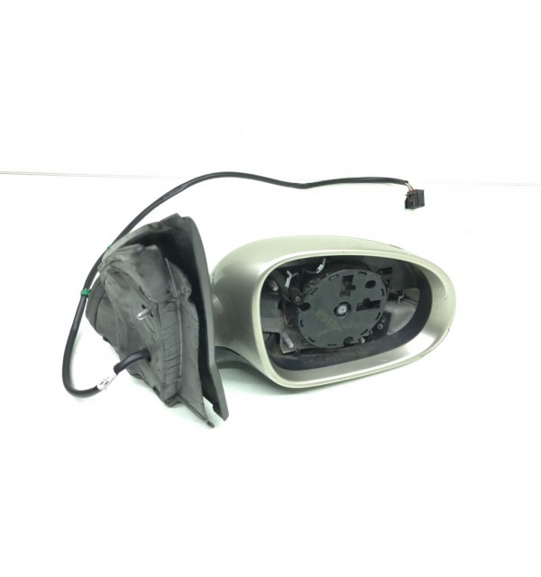 Зеркало наружное правое бу для Volkswagen Golf 5 1.6 i,  2004 г.