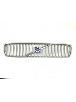 Решетка радиатора бу для Volvo S40  1.6 i,  2006 г.