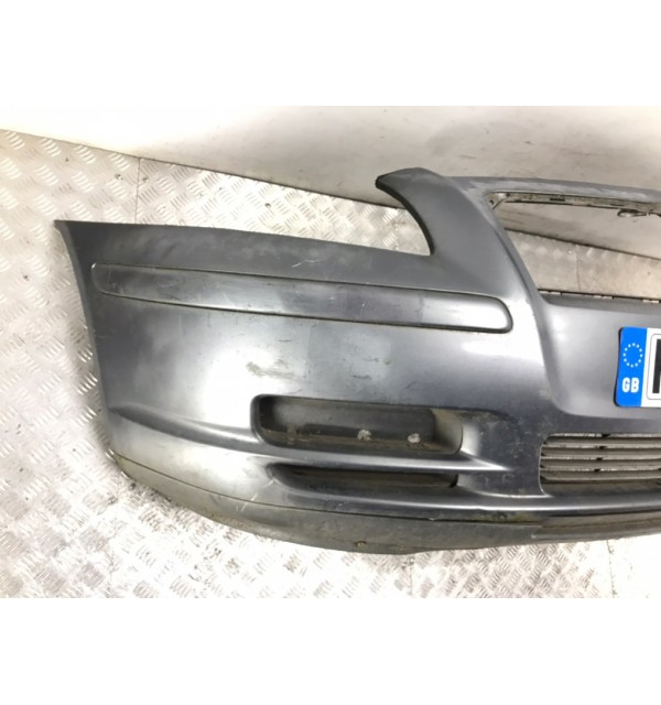 Бампер передний бу для Toyota Avensis  2.0 TD,  2004 г.