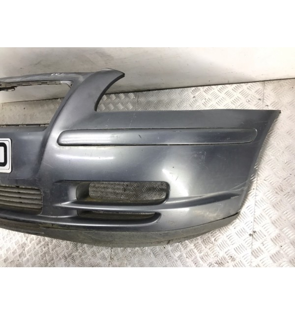 Бампер передний бу для Toyota Avensis  2.0 TD,  2004 г.