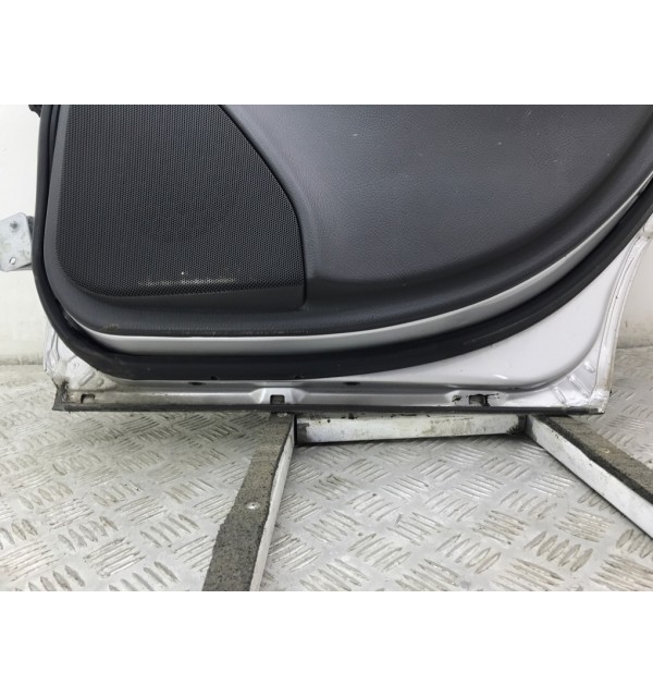 Дверь задняя правая бу для Mercedes C W203 3.2 i,  2003 г.
