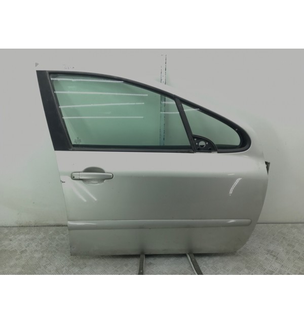 Дверь передняя правая бу для Peugeot 307  1.6 i,  2006 г.